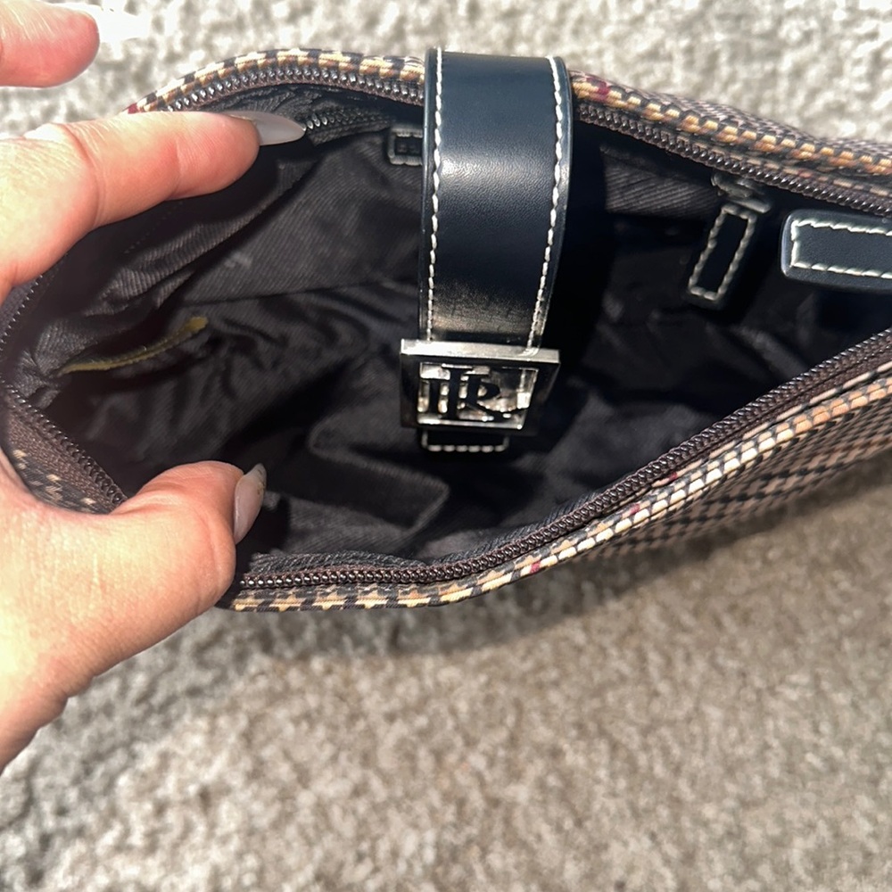 Lauren Ralph Lauren Plaid Shoulder Bag with Black Accents - Picture 4 of 8
